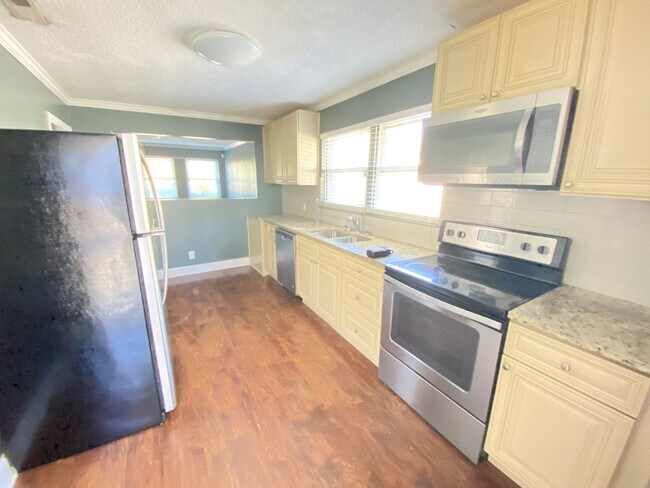 Photo - 2Bed/1Ba Duplex close to Downtown Concord Fully Renovated with Laundry Room on Site
