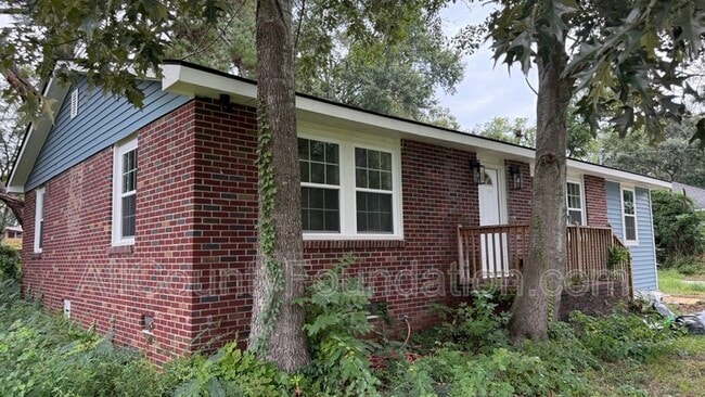 Photo - 212 Ellen St