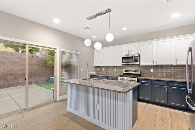 Building Photo - 10589 Cliff Lake St