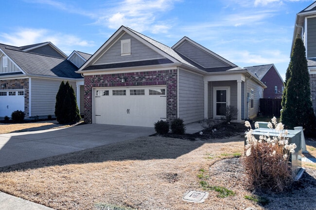 Photo - 1018 Hemlock Dr