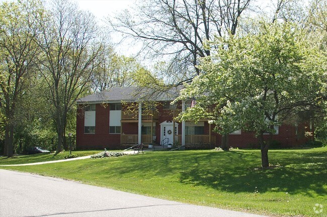 Photo - 207 - 209 Williamsburg Dr