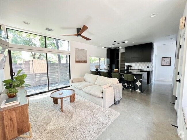Building Photo - 1100 Brass St Unit 2A Rental