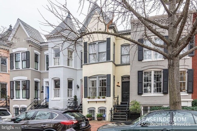 Building Photo - 2916 Olive St NW Unit #B