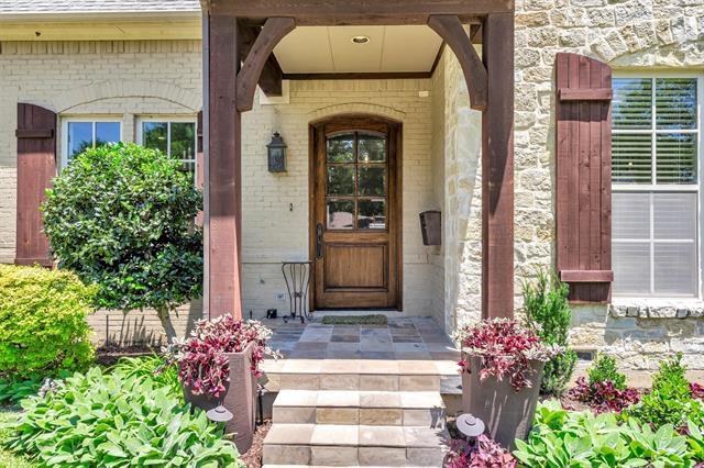 Building Photo - 6811 Deloache Ave