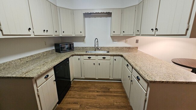 91 Edgemont Ave Unit 4