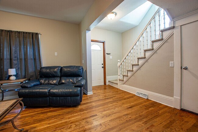 Photo - Cute 3 Bedroom / 1 Bath Home in Fremont!