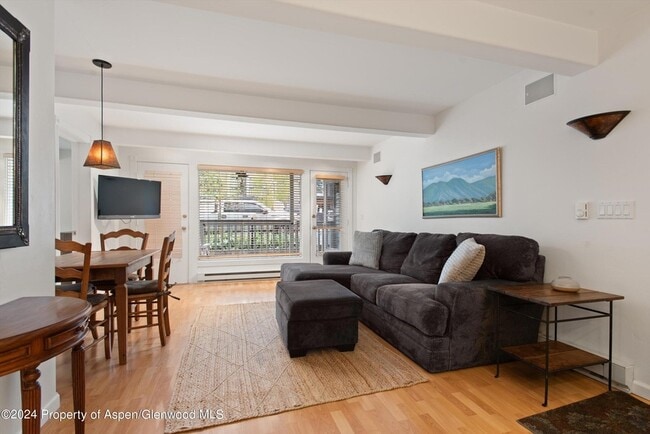 Photo - 916 E Hopkins Ave Unit 102