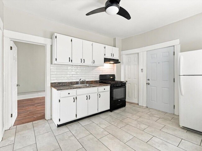 Building Photo - 53 Ocean Ave Unit 2L