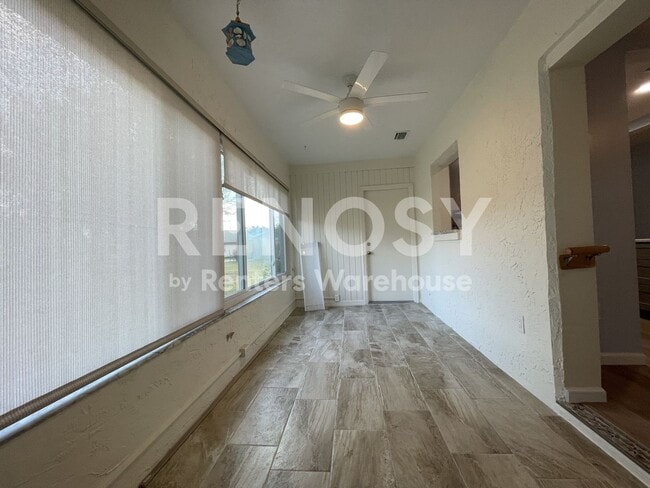 Photo - Sun City Center - Kings Point - Updated 2/2 End Unit Condo