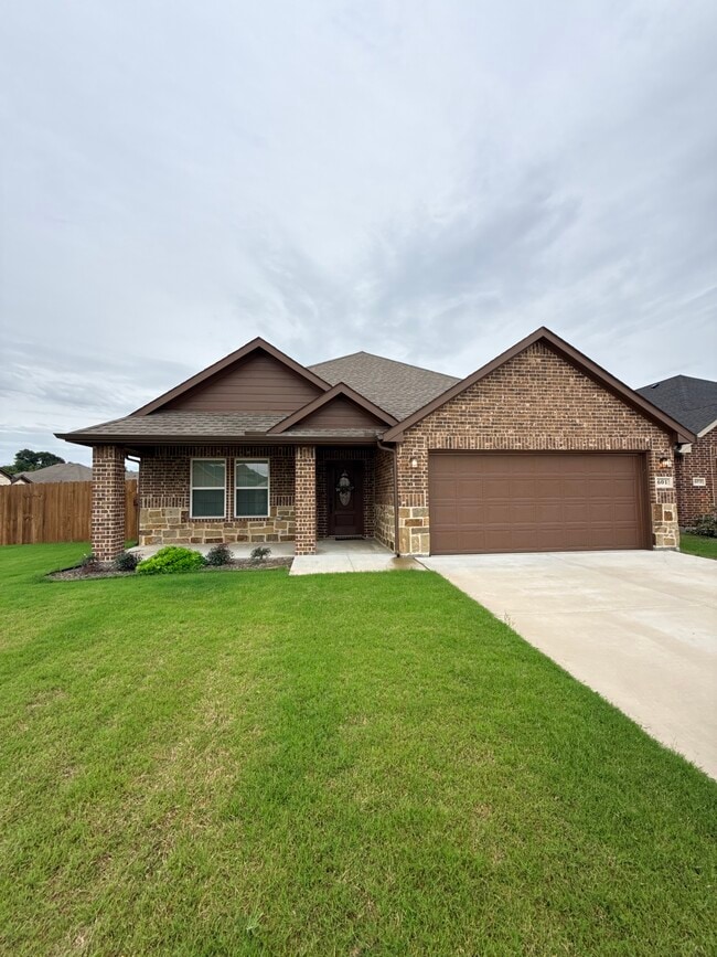Building Photo - 601 Moseley Ln