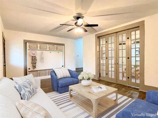 Photo - 210 Crescent Dr