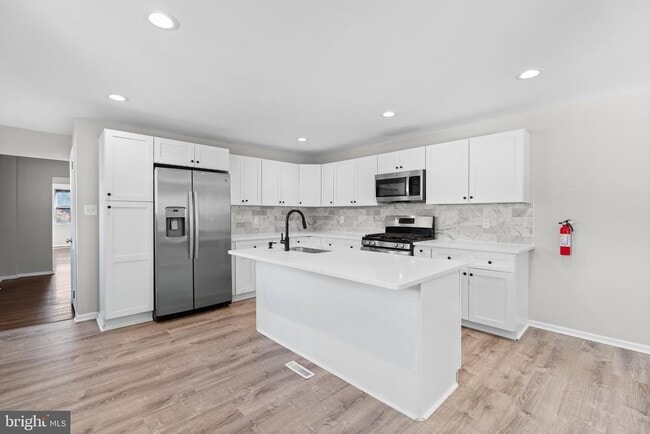 Photo - 205 Juniper Rd