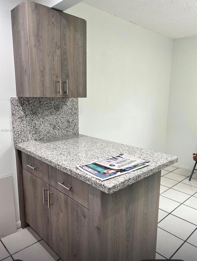 Photo - 150 SW 134th Way Unidad 314R