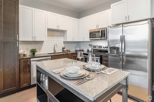 Chatum: 1 Bed/ 1 Bath - Kitchen