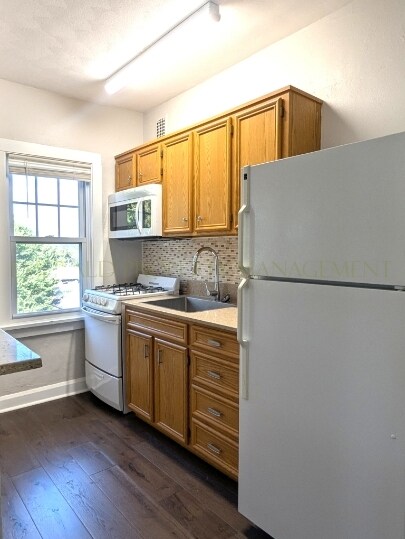 Photo - 1422 E State St Unidad 10