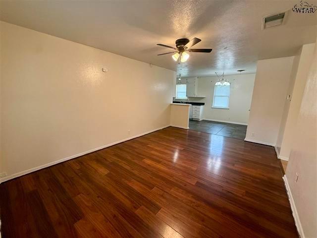 Photo - 5403 Dewey St