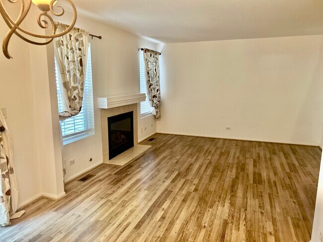 2375 Stoughton Cir