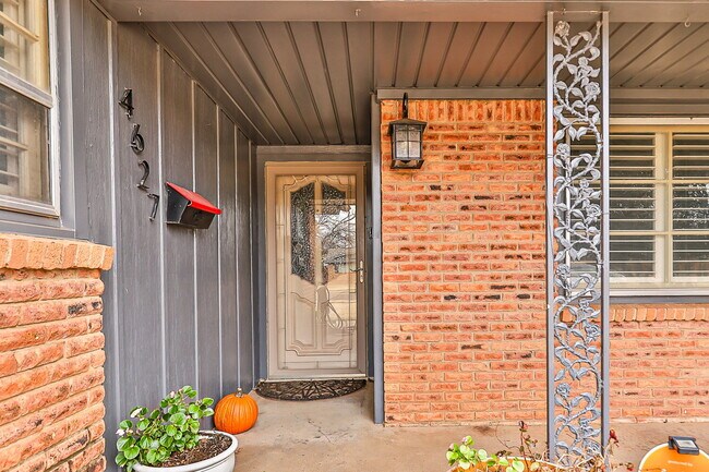 Photo - Charming 3 bedroom 2 bathroom