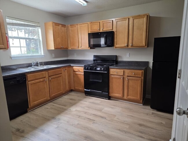 Photo - 215 Colser Drive