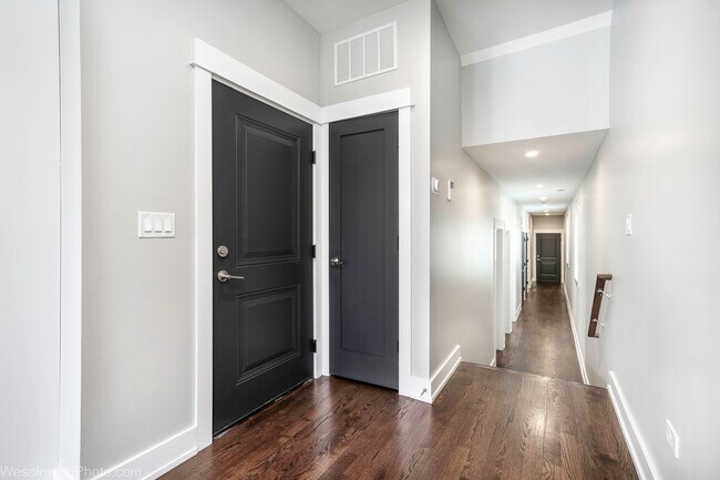 Photo - 4317 S Forrestville Ave Unit 3