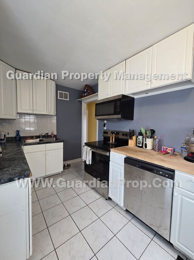 Photo - NE Minneapolis House, Fenced Yard, 2 Car Garage, gas fireplace