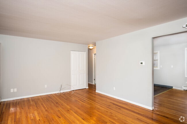 Renovated 2BR, 1BA - 980SF - Living Room