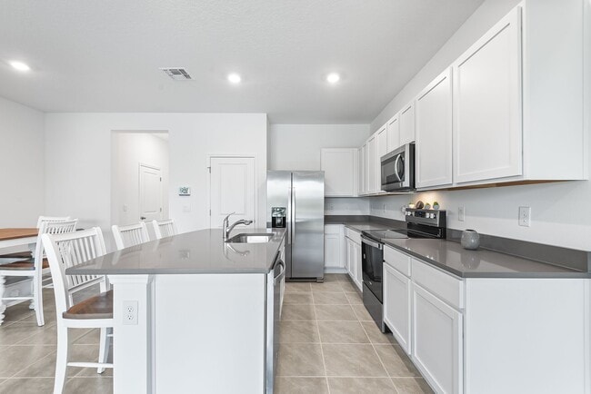 11236 Crescent Deer Dr