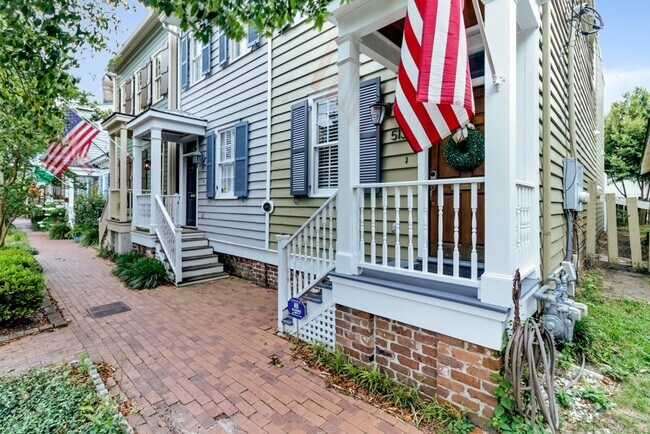 Photo - 513 E Harris St Townhome