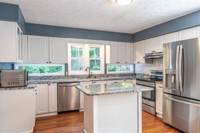 145 Sandhurst Pl