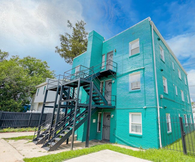 Charming 2 BR/1 BA Apartment in Deanwood –... - Charming 2 BR/1 BA Apartment in Deanwood –... Unit ( 101)