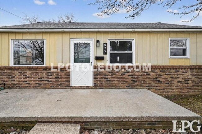 Photo - 927 W Northgate Pkwy