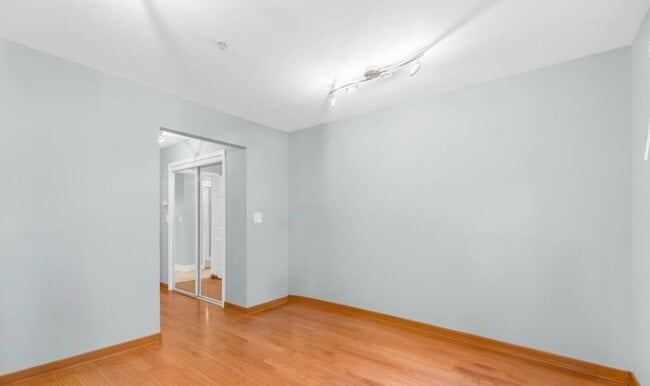 Building Photo - 1312 Waterford Dr Unit 1312 Waterford Drive Rental