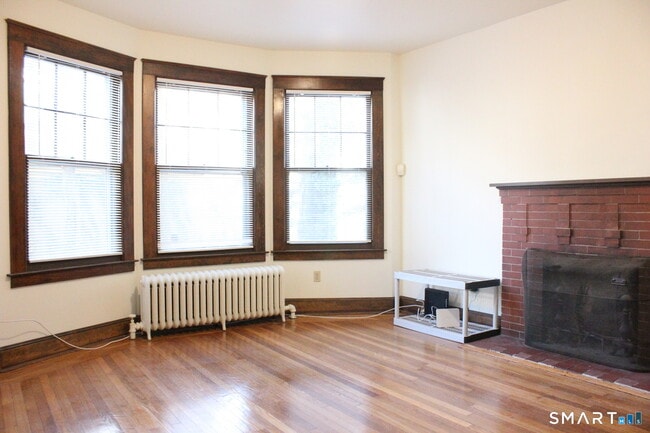 16 Woodland St Unit 1