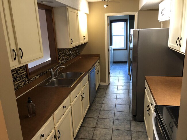 Photo - 229 Deerfield Ln