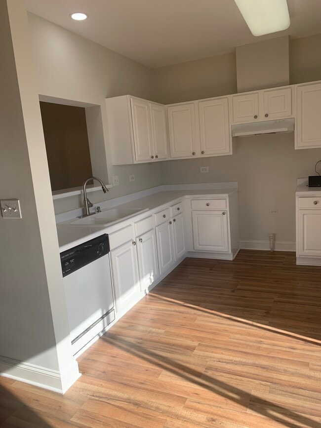 Building Photo - 9403 Harrison St