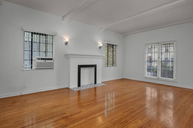 Photo - Stunning Old-World Hollywood Unit Unit 101