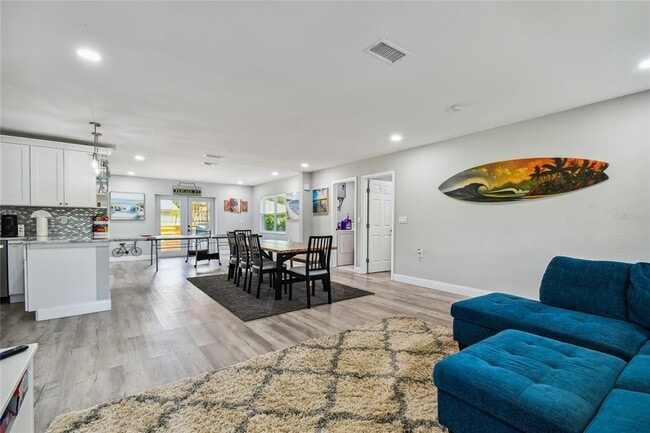 Photo - 2221 Calexico Way S