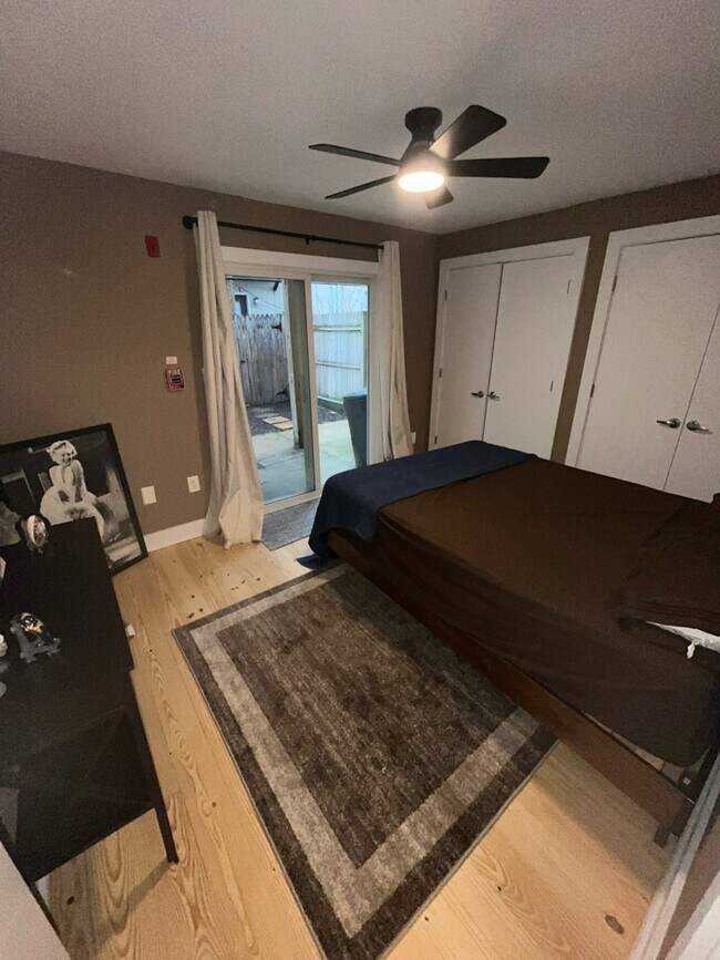 Photo - 2123 Christian St