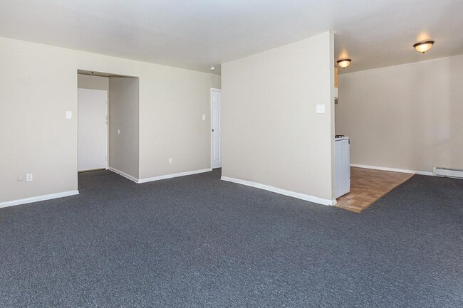 Building Photo - Chestnut Square Rental