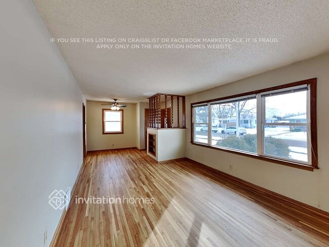 Photo - 5239 4th St NE