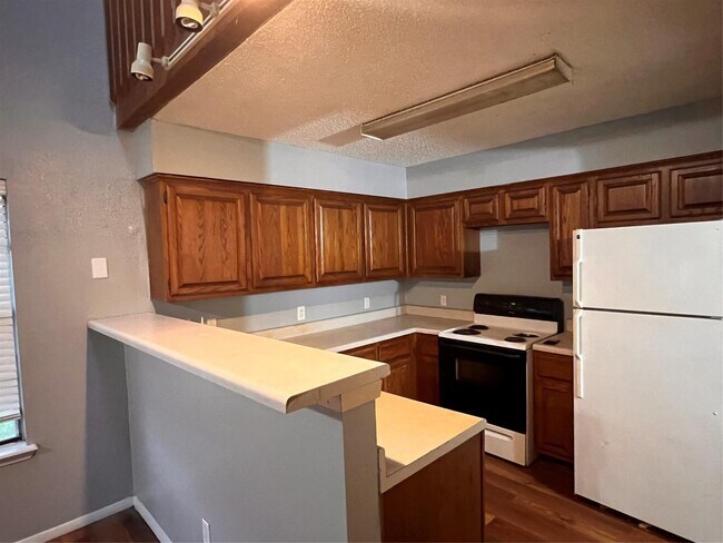 Photo - 200 Pecan Dr