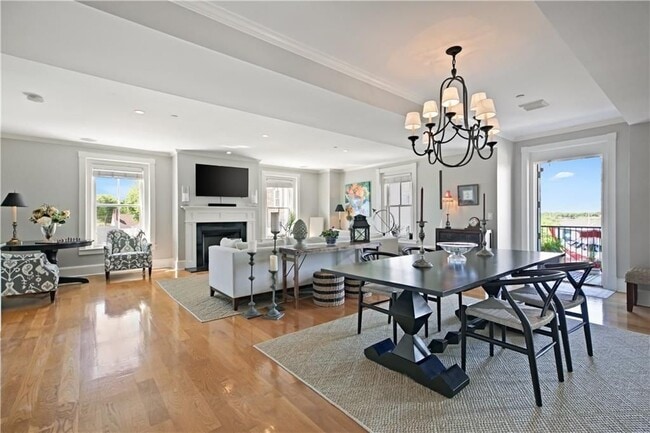 423 Hope St Unit D