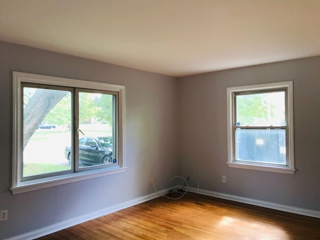 Photo - HOUSE CLOSE TO EVRYTHING YOU NEED.THIS HOME IS A MUST SEE!!!