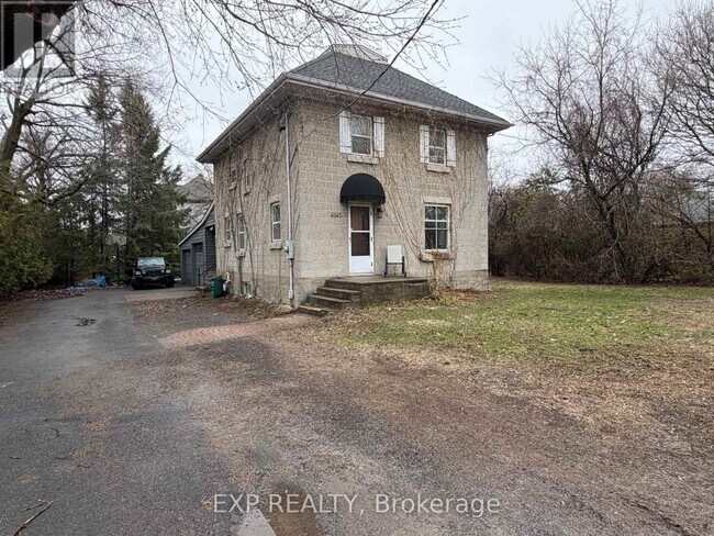 Photo - 6145 Abbott St E