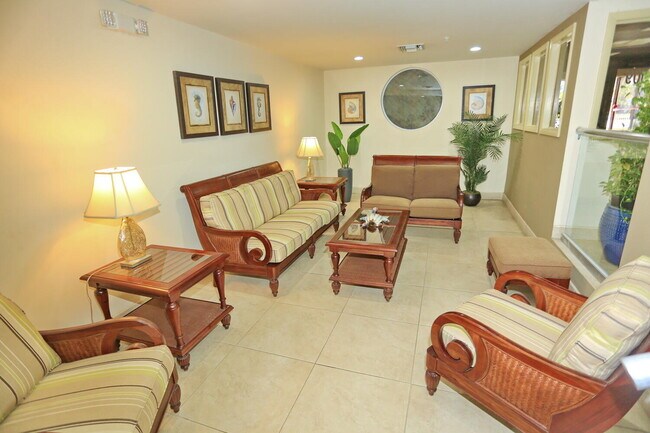 Photo - 1009 N Ocean Blvd Unidad 211