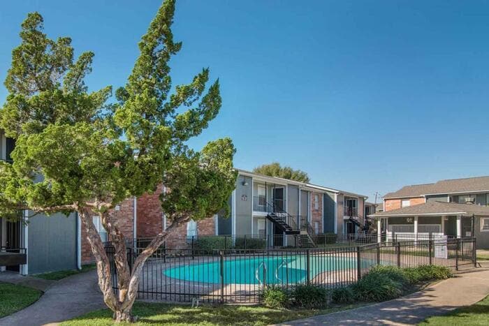 Photo - 6400 W Bellfort Ave Unidad a1