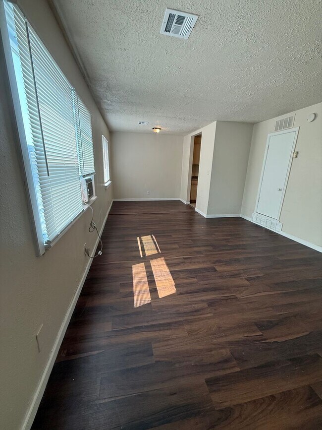 Photo - 1750 N Minneapolis St Unidad 303