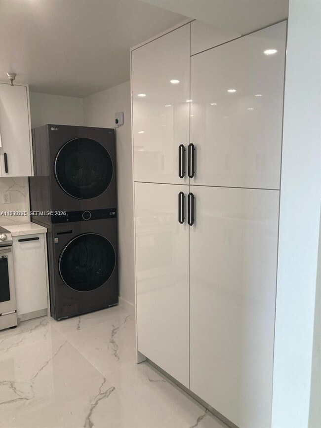 Photo - 290 174th St St Unit 1206