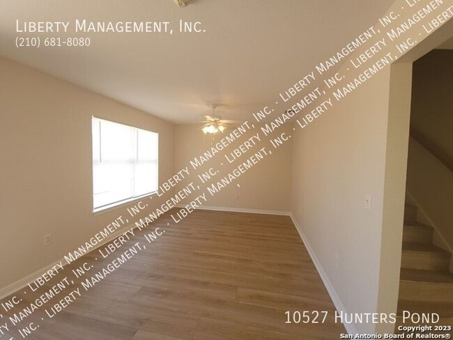 Photo - 10527 Hunters Pond