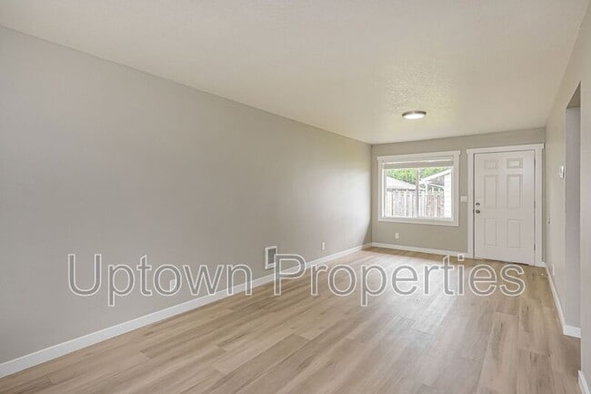 Photo - 466 N Adair St